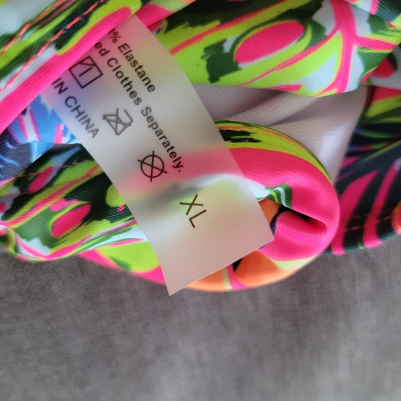 Super cute bikini. Size XL - Picture 3 of 3